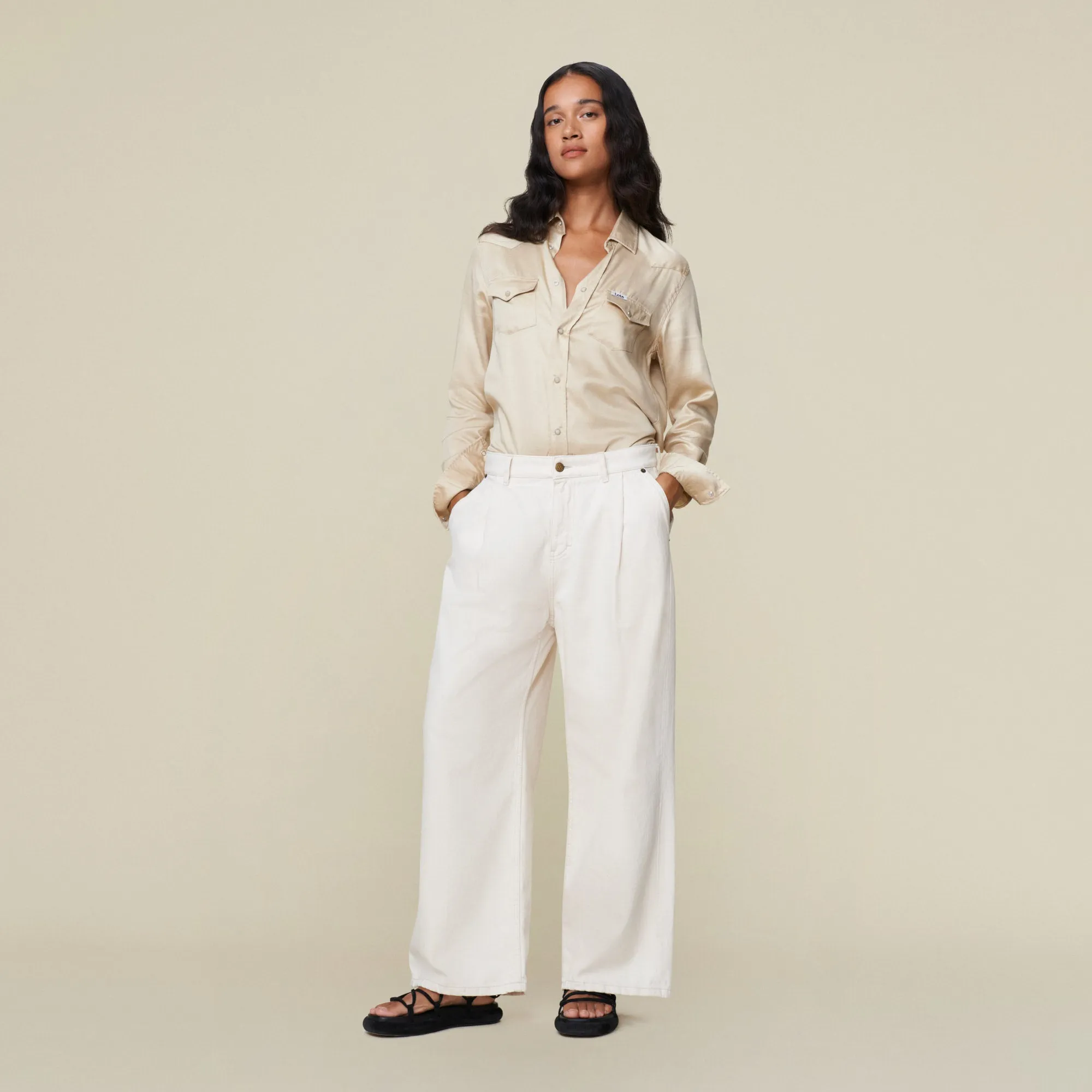 Beatrix Pleats Otawa Ecru - Low Rise Wide Fit