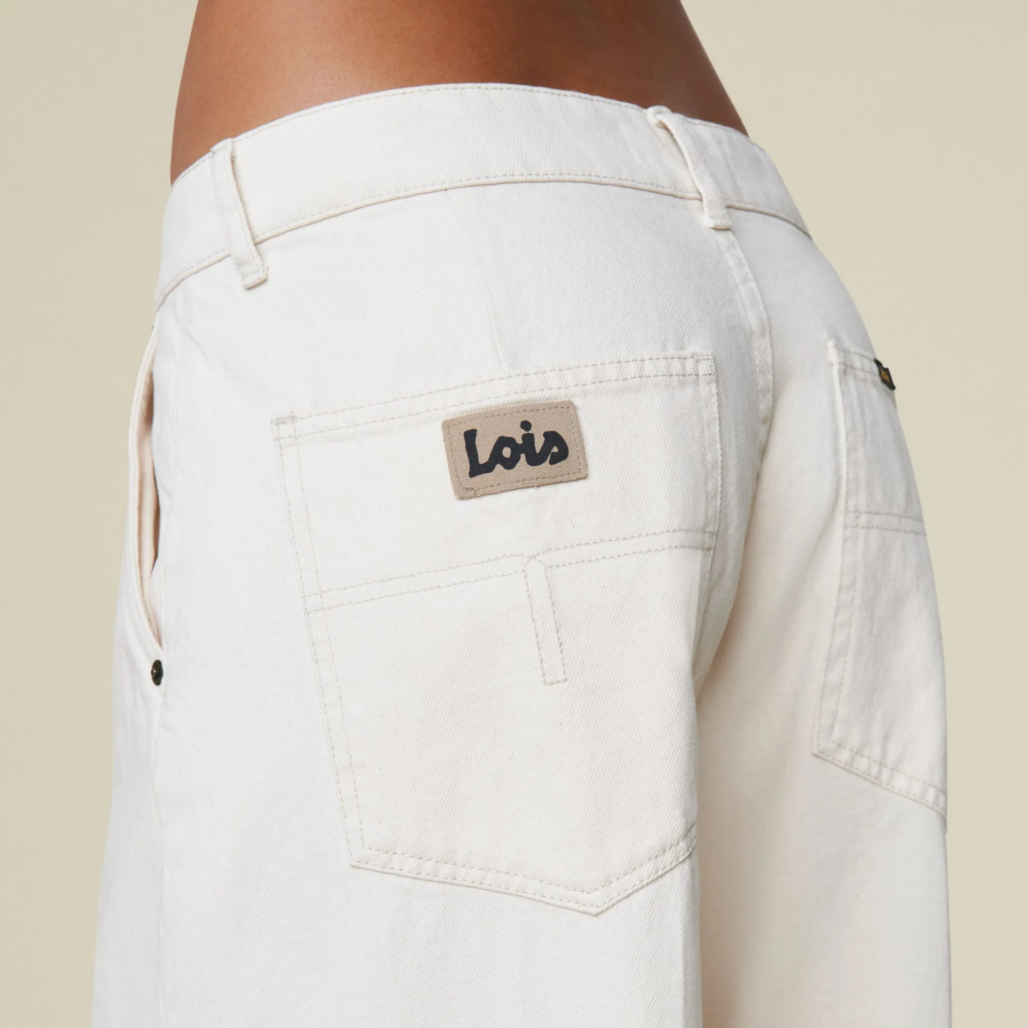 Beatrix Pleats Otawa Ecru - Low Rise Wide Fit