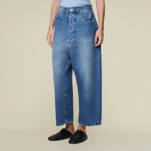 Bruna Jackson Distressed - High Rise Straight Fit