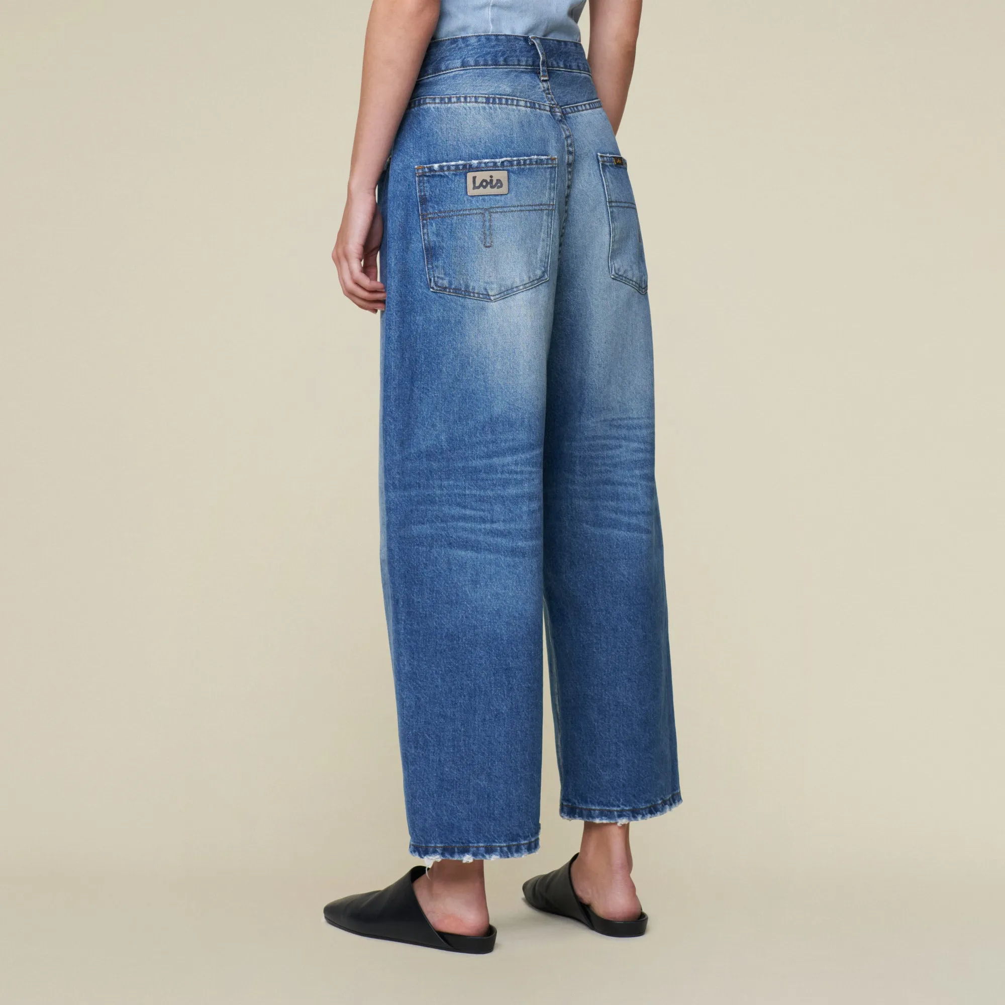 Bruna Jackson Distressed - High Rise Straight Fit