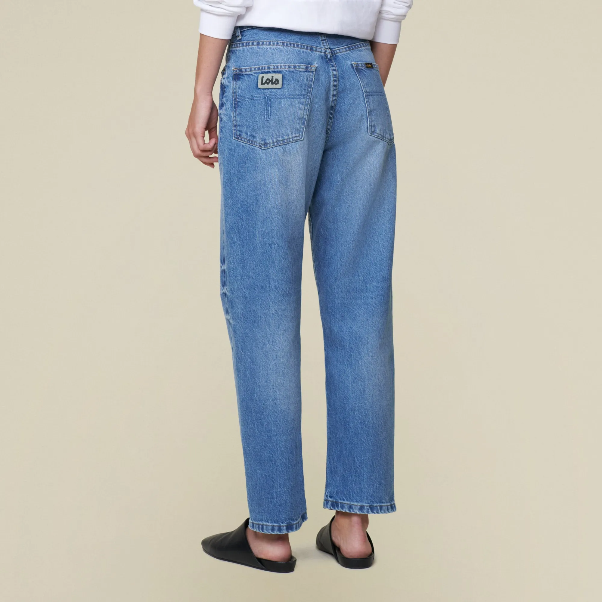 Dana Jackson Clipped - Mid Rise Straight Fit