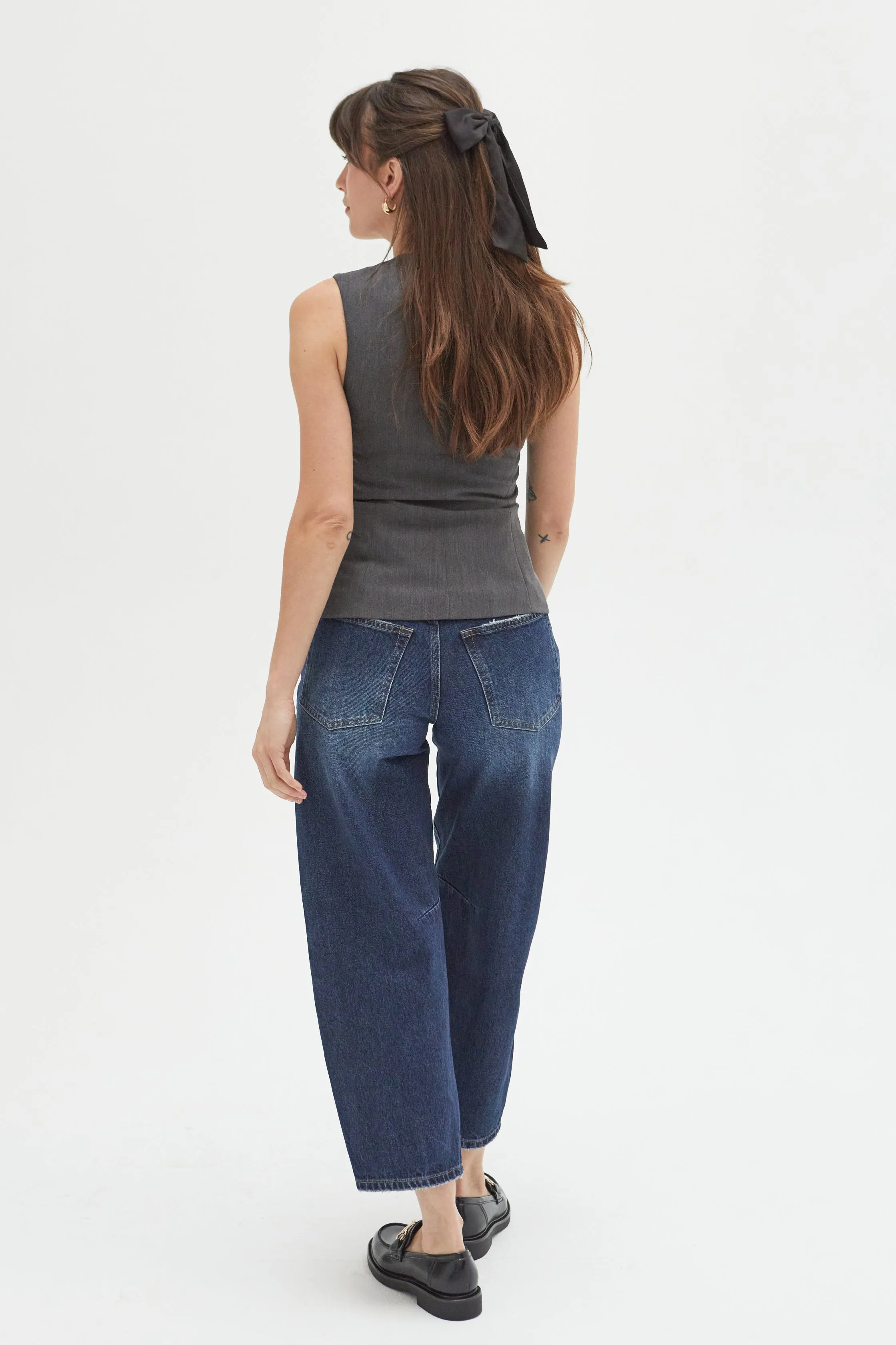 Harlow Barrel Leg High Rise Darted Dark Worn