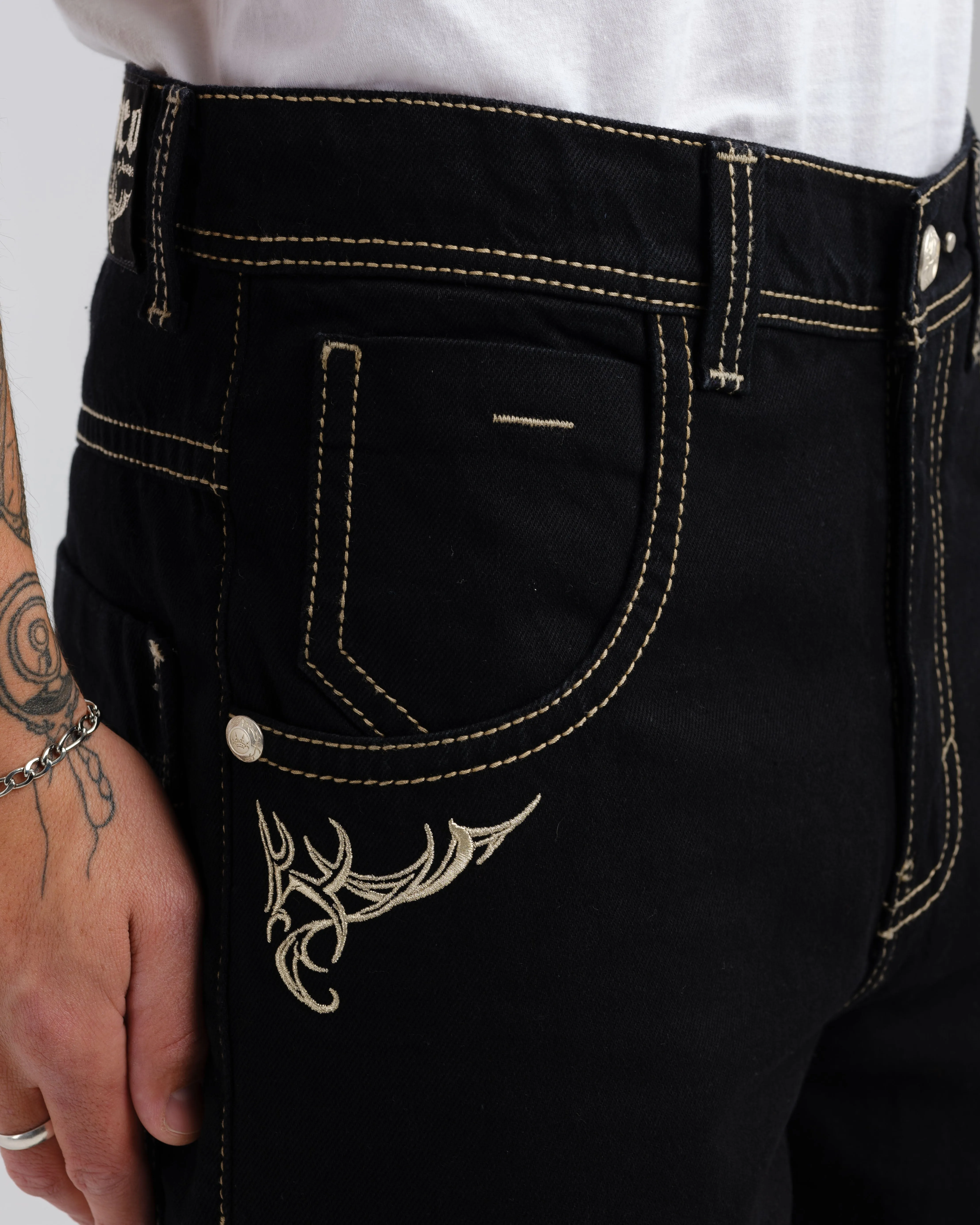 Karatz. 23". Jet Black.